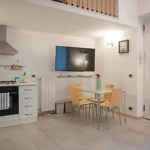 Casa Ludo - Navigli , Milano Italia